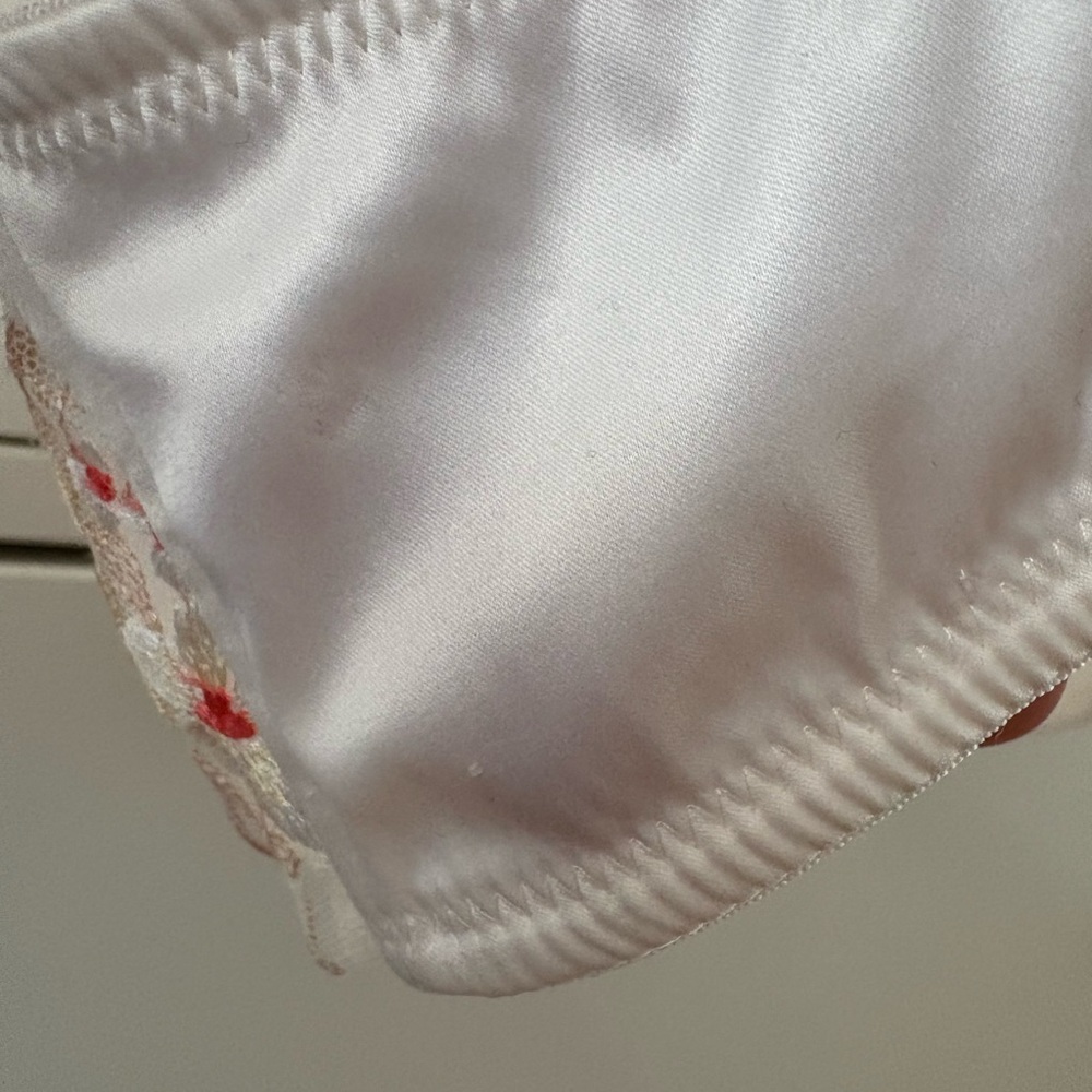 PEACH JOHN Embroidered Floral Bra - Picture 6 of 8